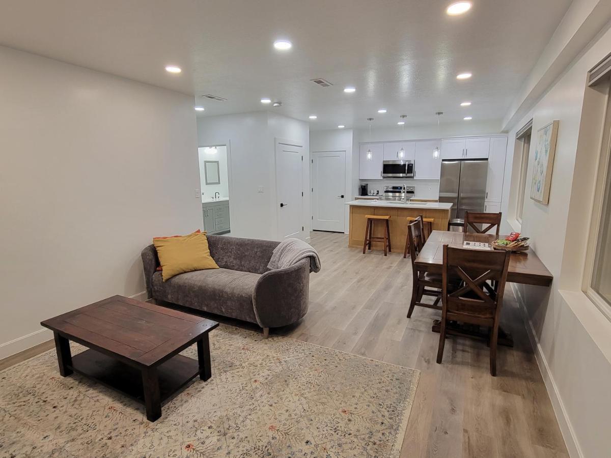 Spacious & Modern Apartment, Close To Universities And Mountains Mapleton エクステリア 写真